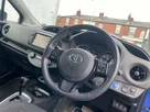 2018-toyota-yaris-15-vvt-i-icon-navi-hybrid-small-14