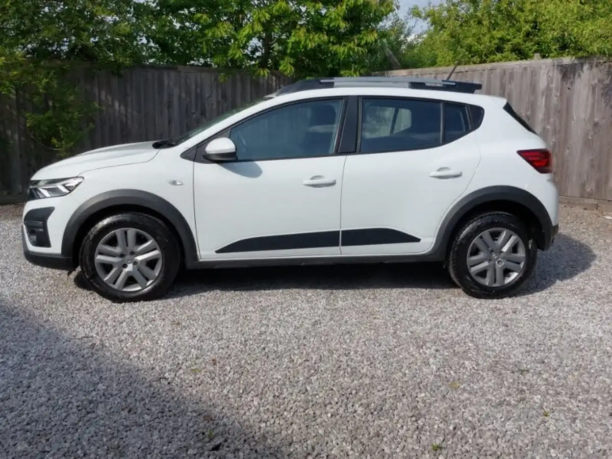 2022-dacia-sandero-stepway-10-tce-comfort-90bhp-big-3