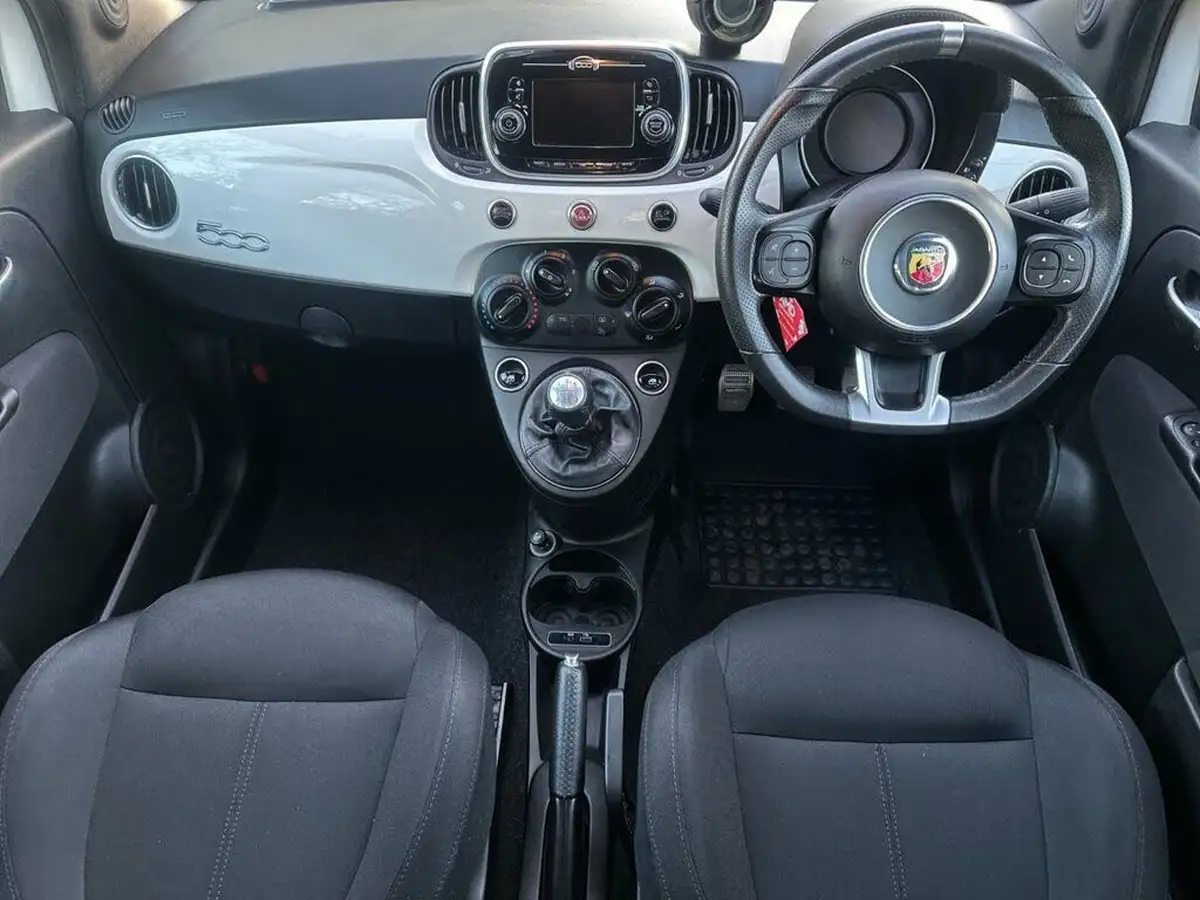 2017-abarth-595-14-tjet-big-10