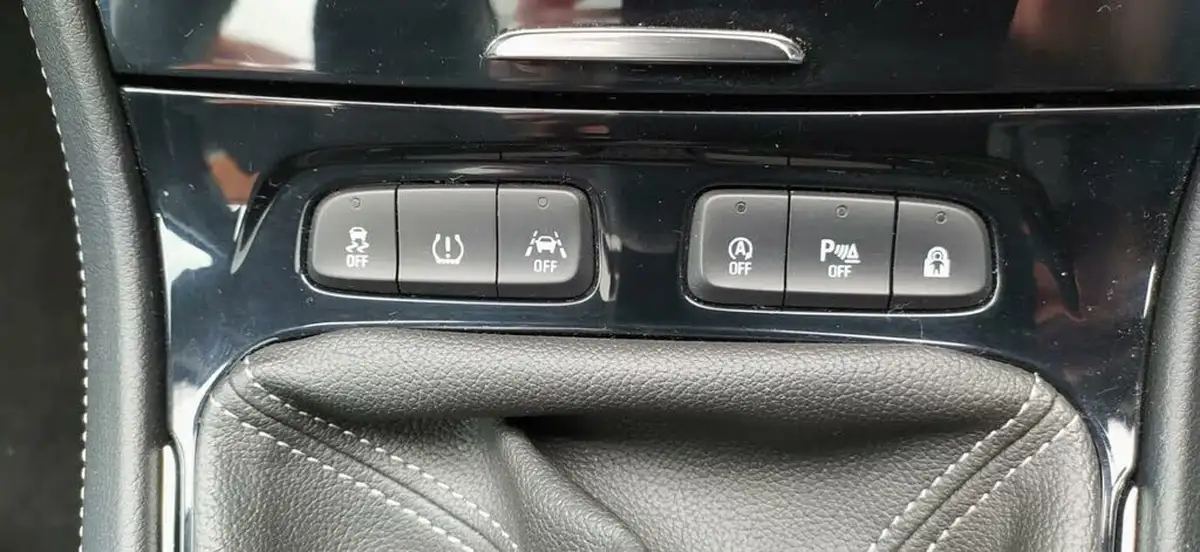 2020-vauxhall-grandland-x-12-elite-nav-big-41