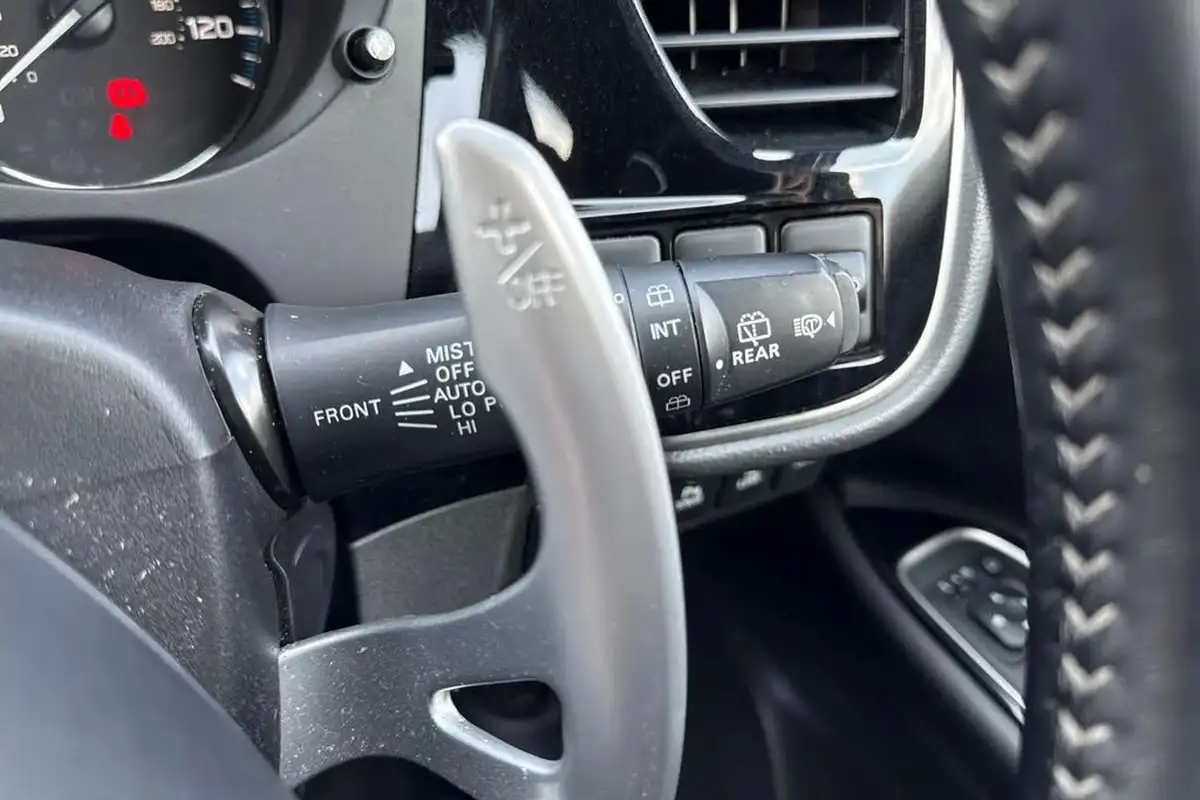 2019-mitsubishi-outlander-24-dynamic-safety-phev-big-41