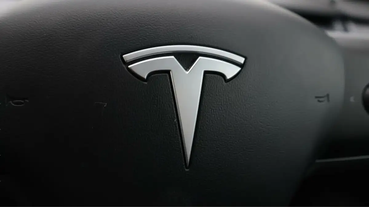 2021-tesla-model-3-e-standard-plus-big-23