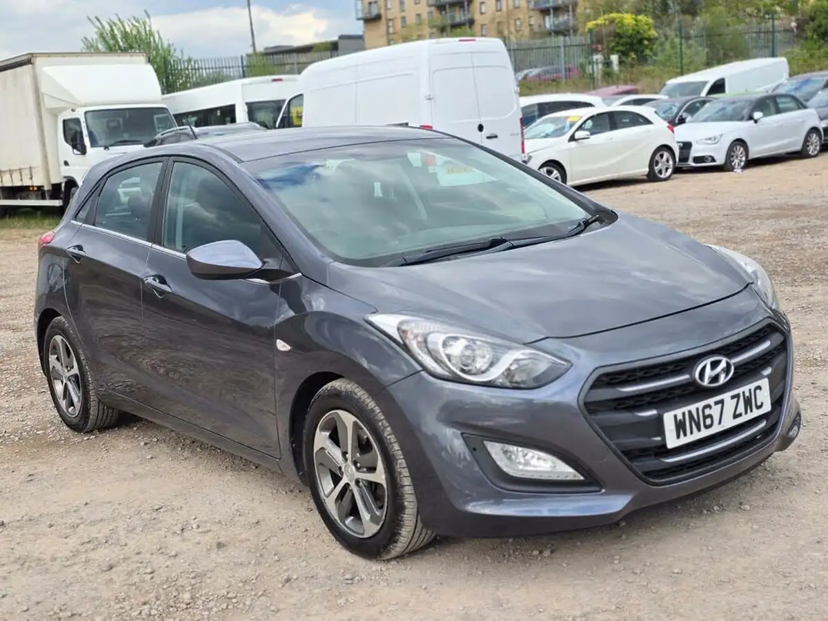 2017-hyundai-i30-16crdi-se-110ps-blue-drive-hatchback-dct-big-4