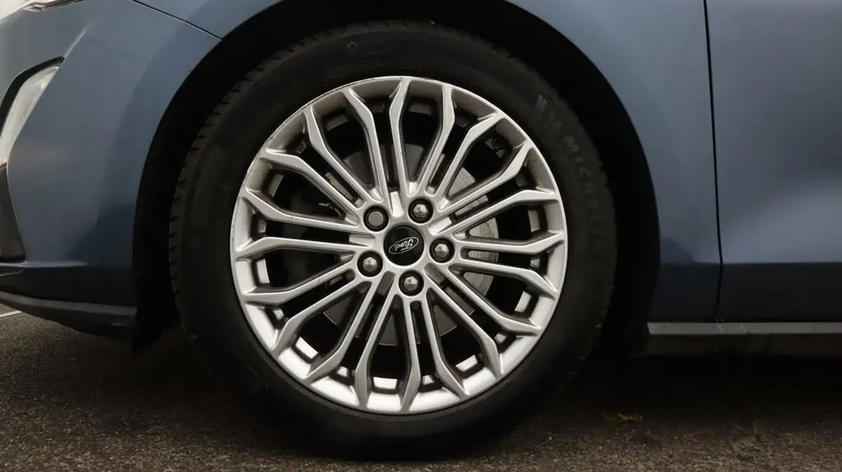 2019-ford-focus-10t-titanium-x-estate-auto-big-18