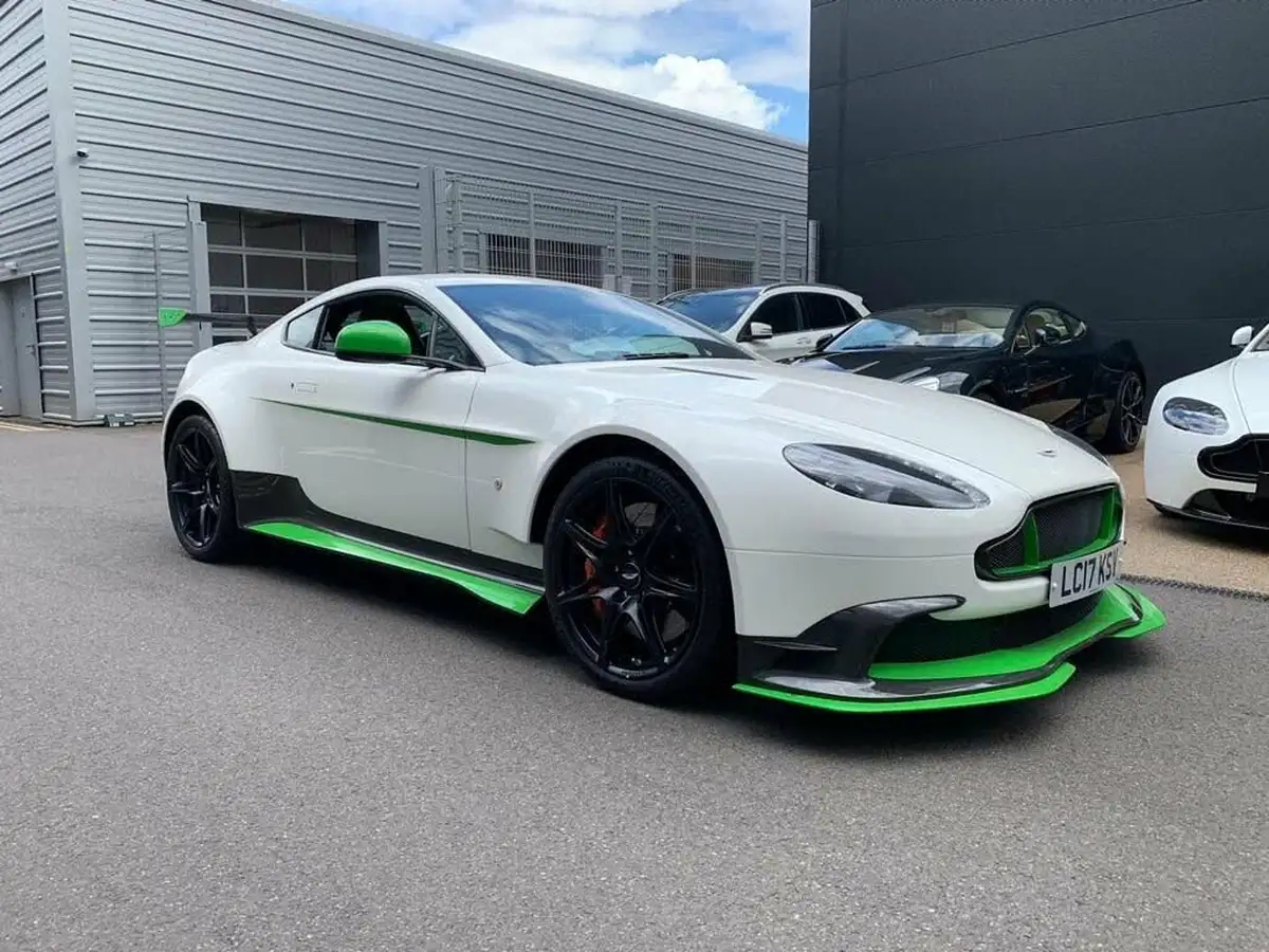 2017-aston-martin-vantage-47-gt8-big-1