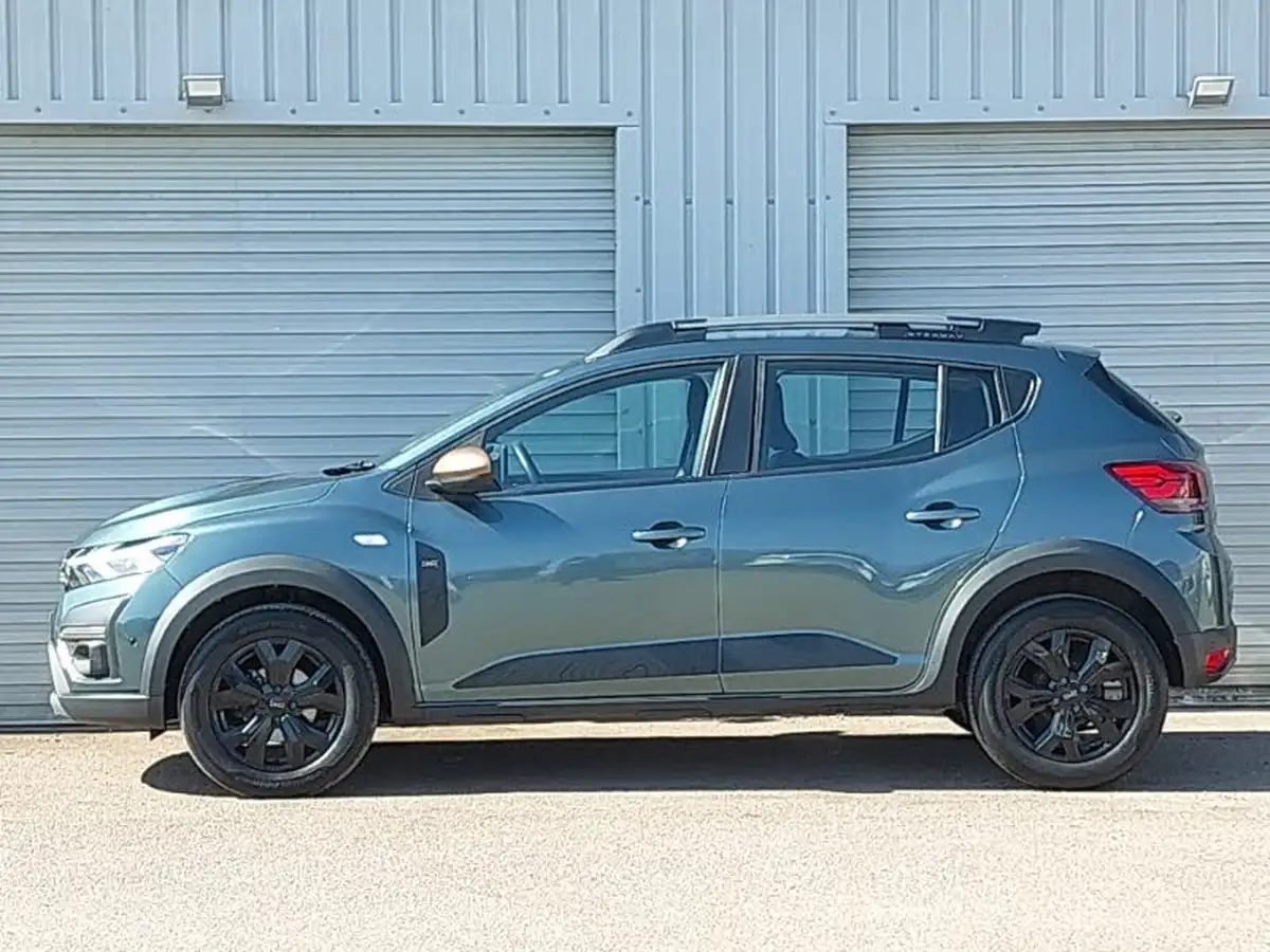 2023-dacia-sandero-stepway-10-tce-essential-90bhp-big-3
