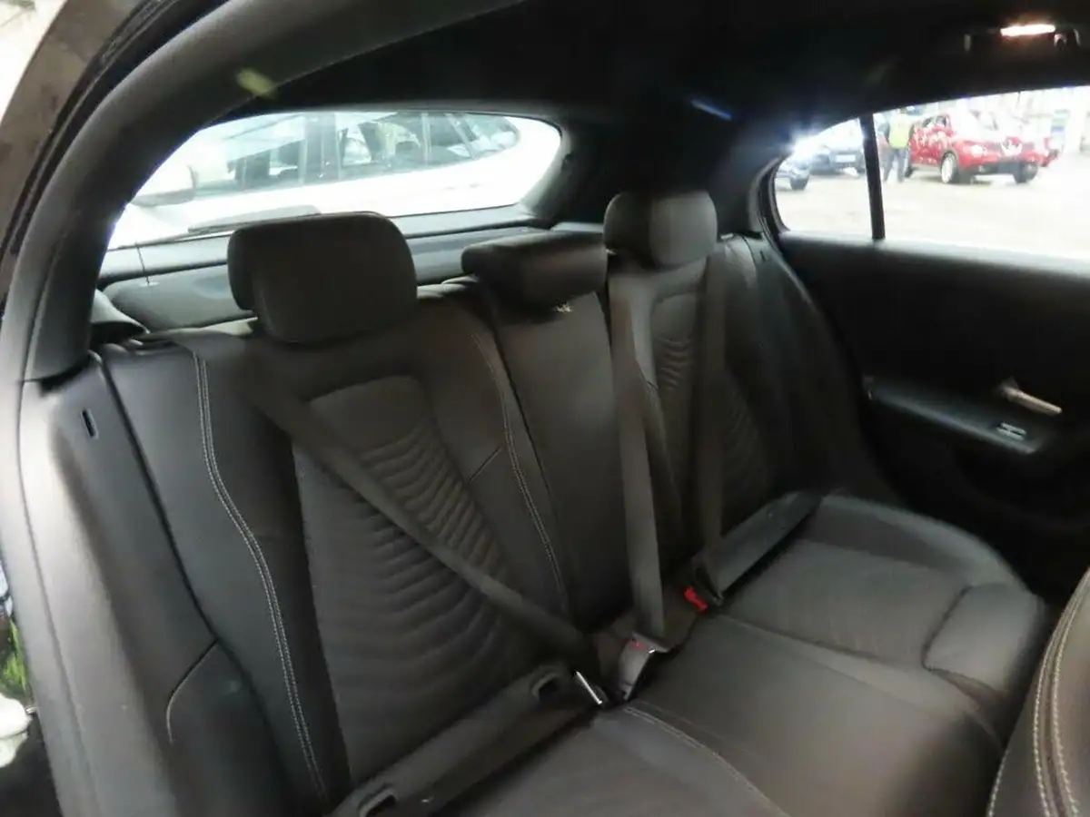 2020-mercedes-benz-a-class-15d-a180d-se-7g-dct-big-7