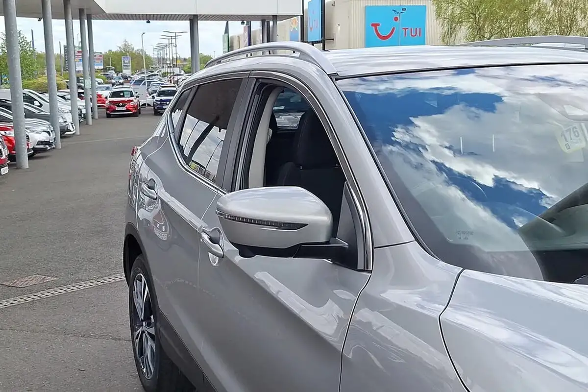 2018-nissan-qashqai-12-dig-t-n-connecta-big-23