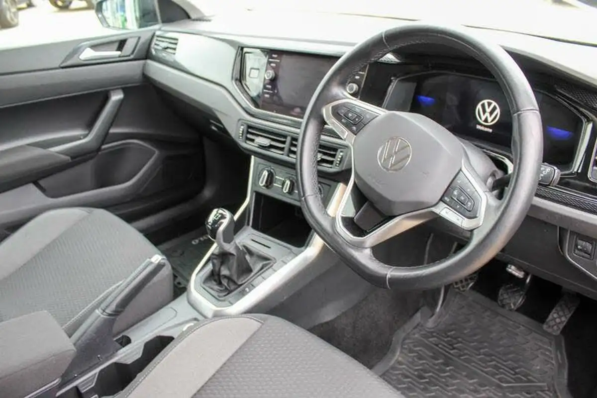 2023-volkswagen-polo-10-tsi-life-big-18