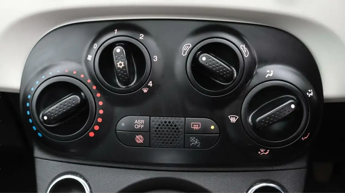2019-fiat-500-12-lounge-ss-big-12
