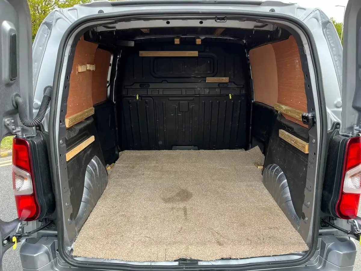 2022-vauxhall-combo-15cdti-sportive-2300-100pseu6d-l1h1-big-9
