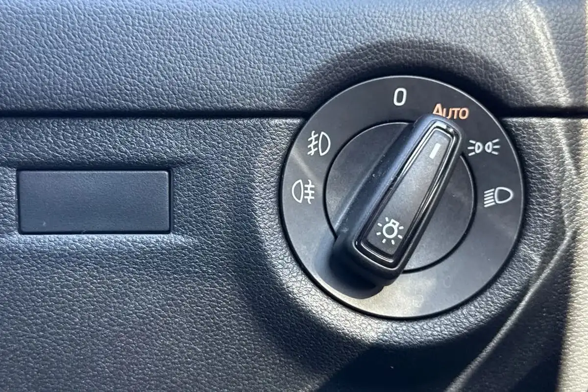 2014-skoda-octavia-20tdi-vrs-estate-big-37