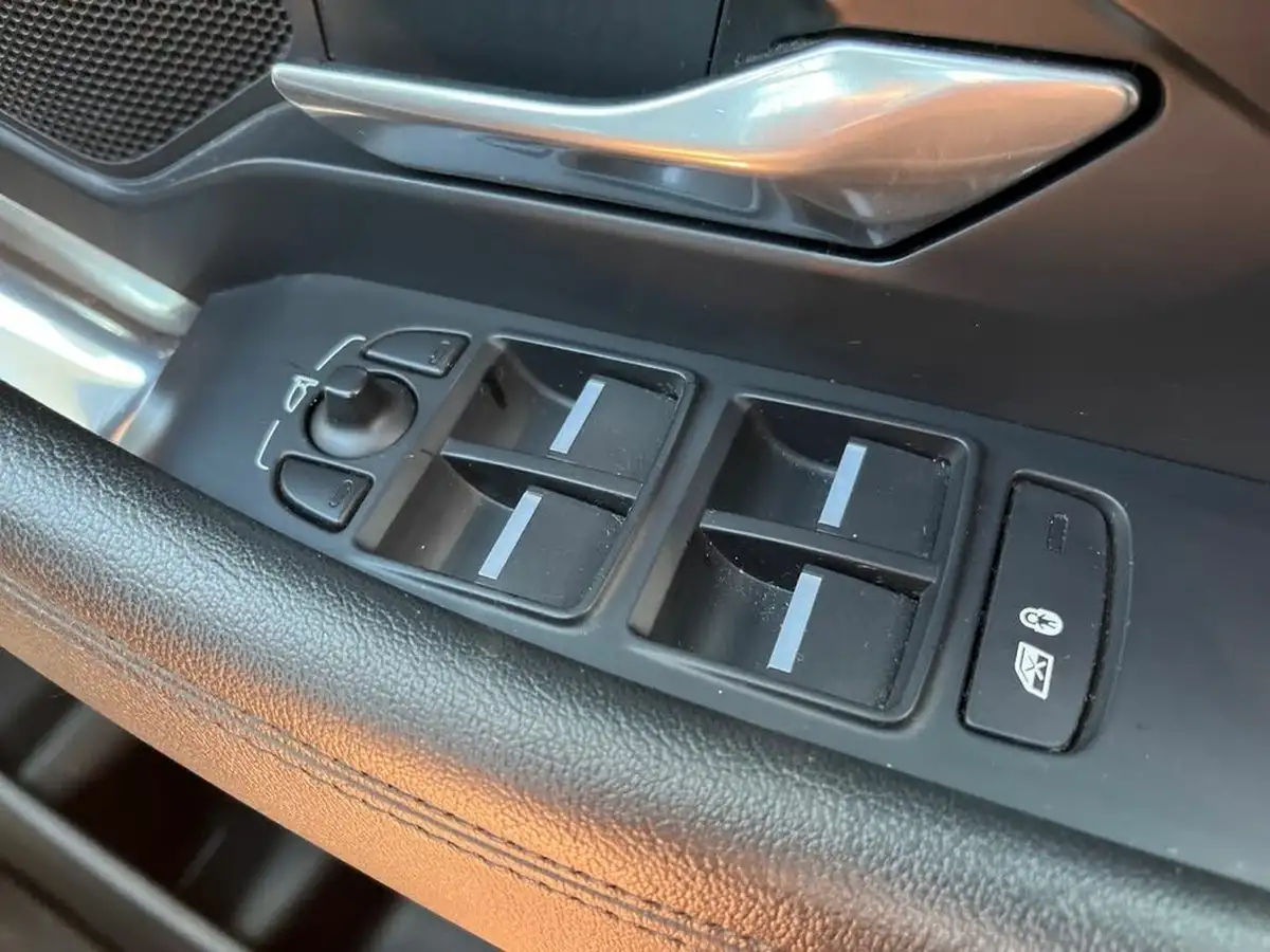 2018-jaguar-e-pace-20-i4d-s-big-17