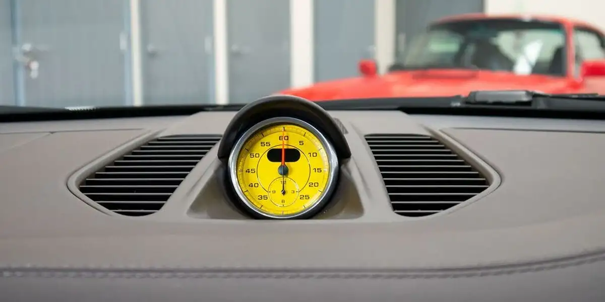 2015-porsche-911-38-carrera-gts-coupe-big-34