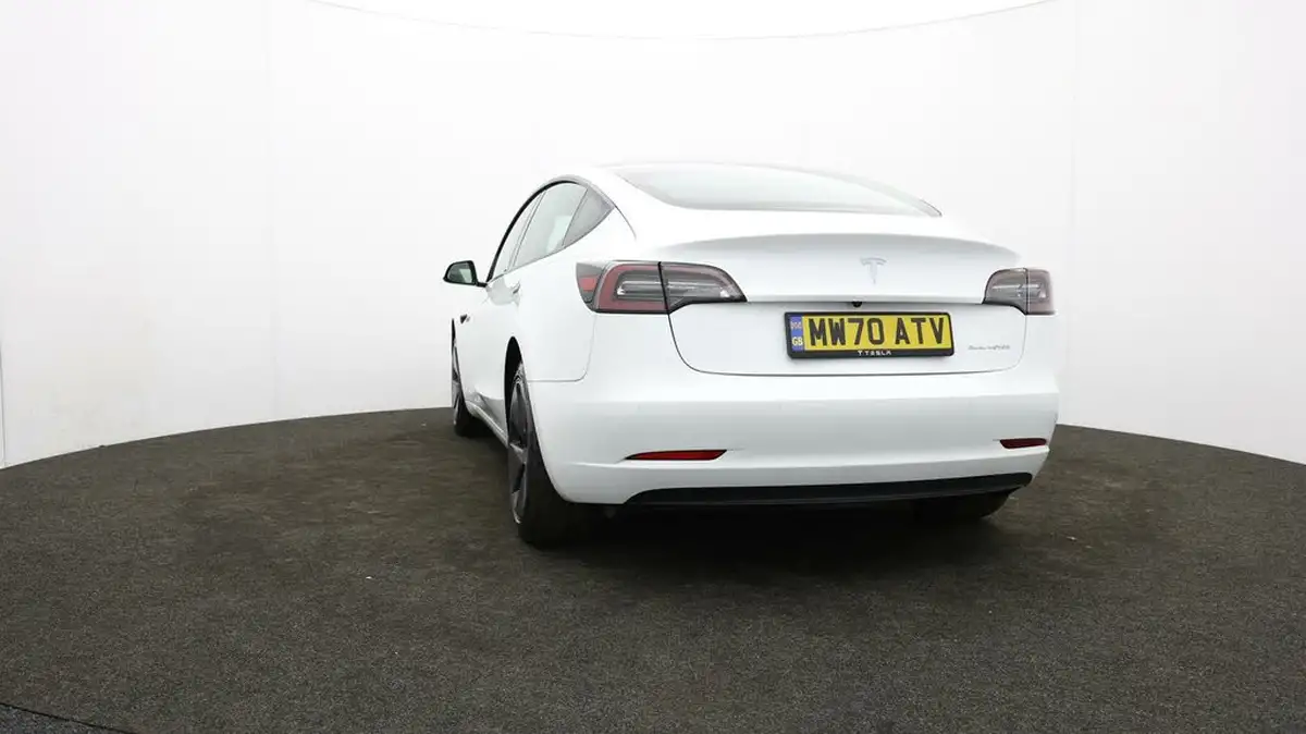 2020-tesla-model-3-e-long-range-big-25