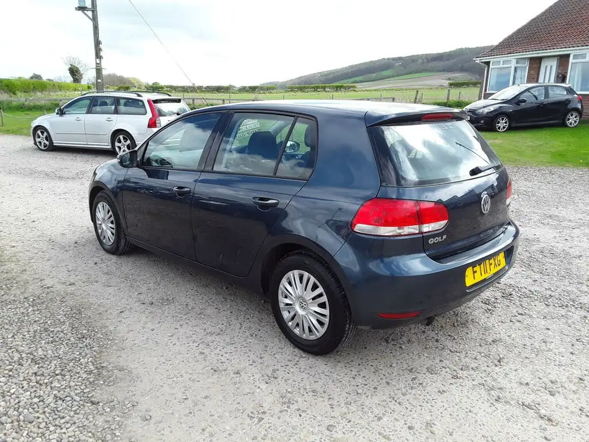 2011-volkswagen-golf-16td-s-hatchback-5d-big-4