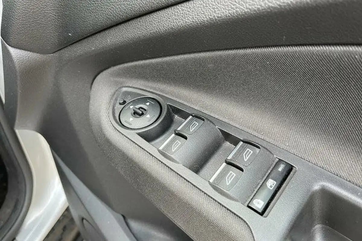 2018-ford-c-max-10t-titanium-125ps-big-15