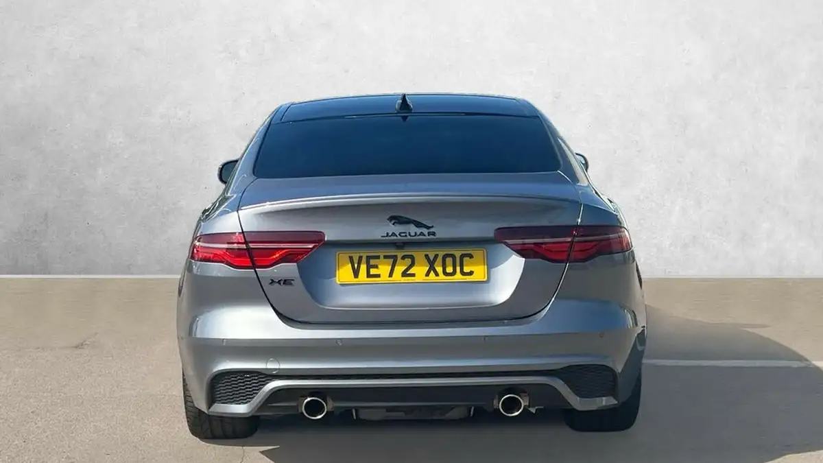 2023-jaguar-xe-big-5
