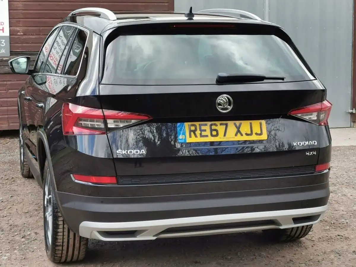 2017-skoda-kodiaq-20-tsi-scout-big-24