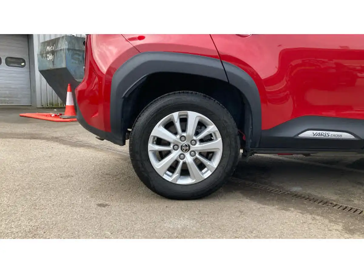 2023-toyota-yaris-cross-15-vvt-i-icon-big-17