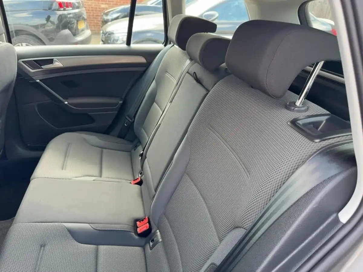 2016-volkswagen-golf-14-tsi-match-edition-estate-5d-big-35