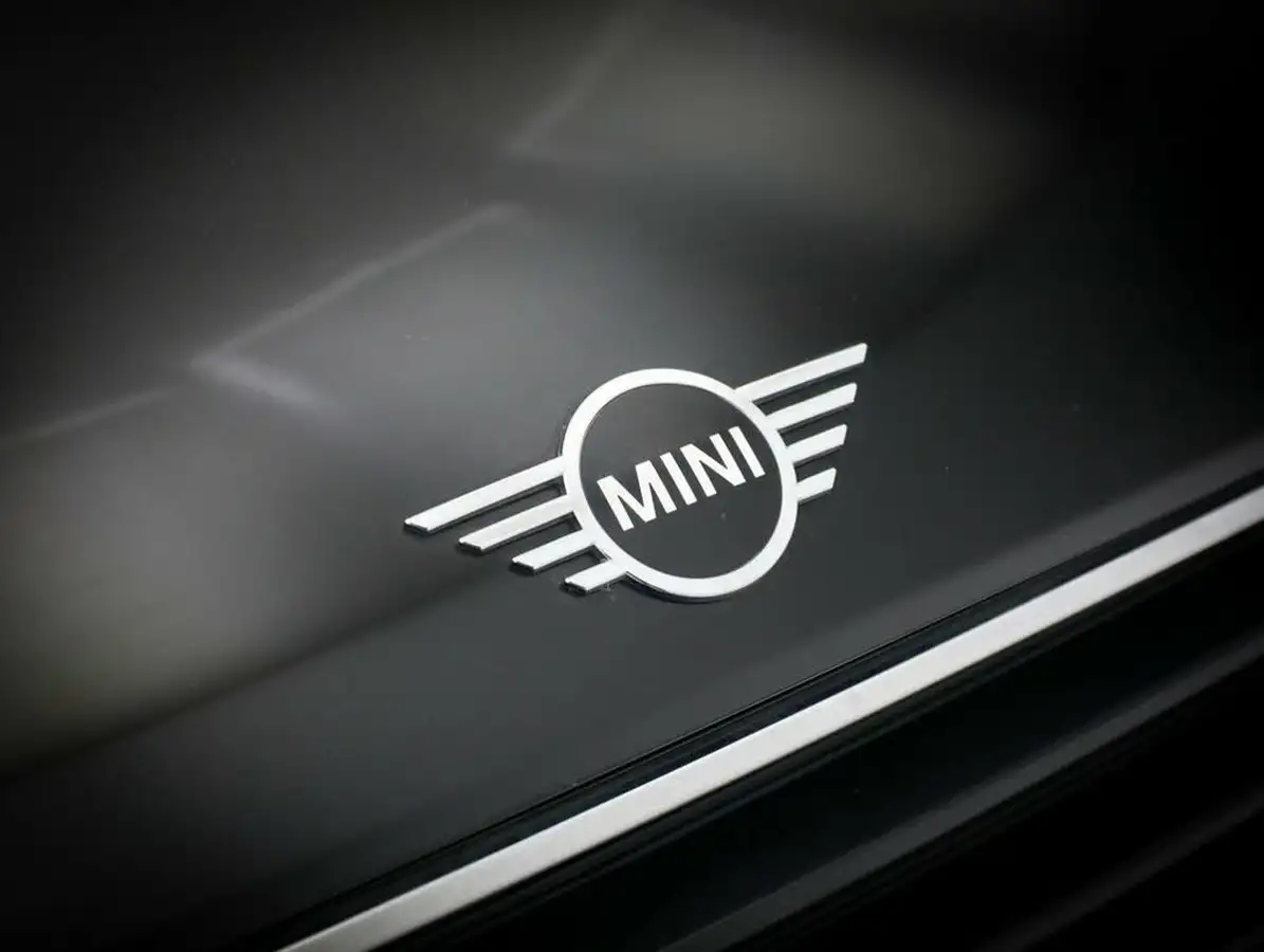 2020-mini-countryman-20td-cooper-d-classic-comfort-auto-big-10