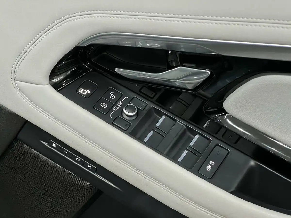 2019-land-rover-range-rover-evoque-20-d180-first-edition-big-33