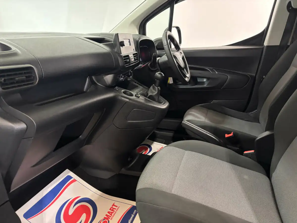 2019-vauxhall-combo-15cdti-edition-2000-75pseu6d-t-panel-big-11