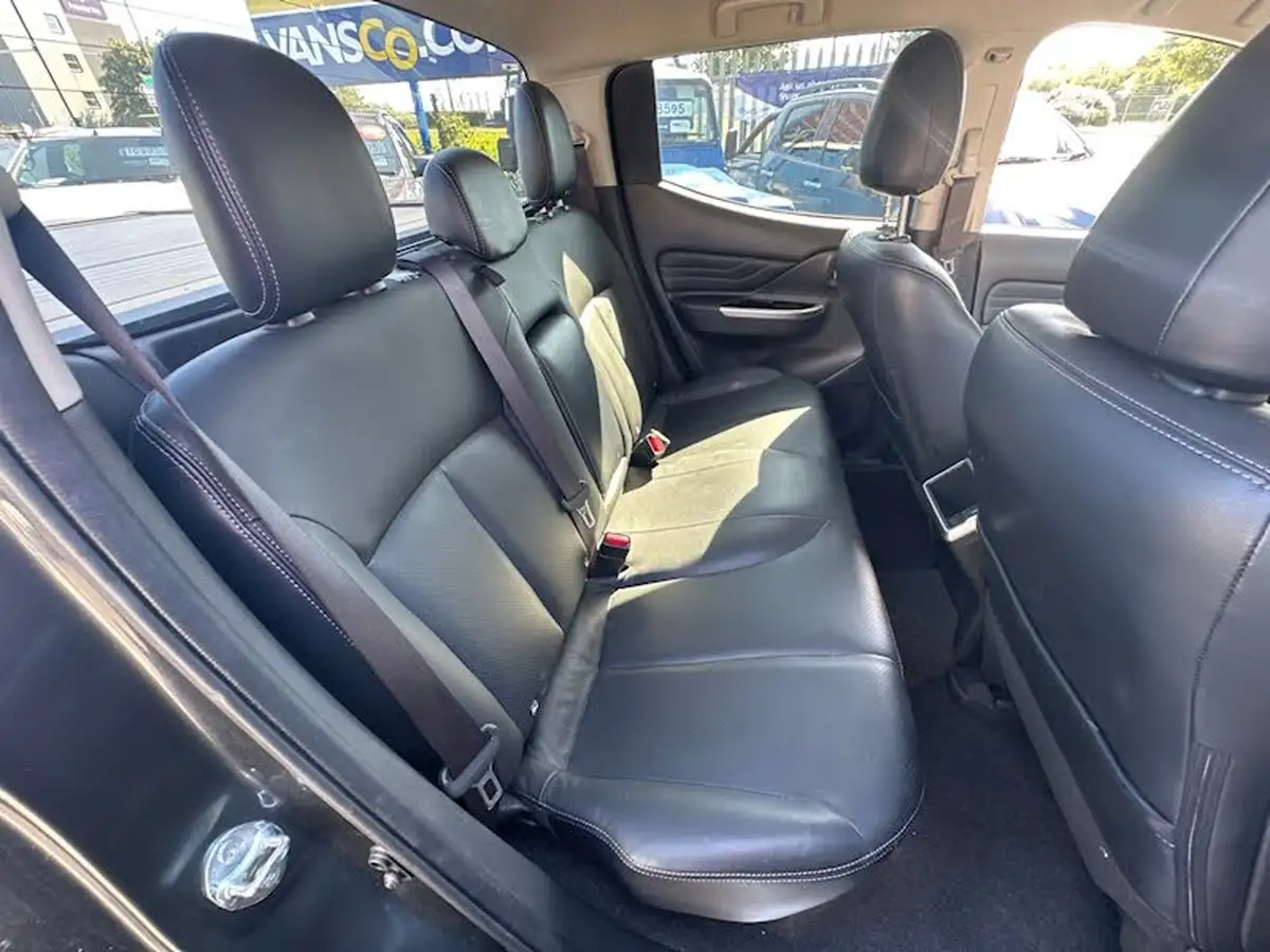 2019-mitsubishi-l200-22di-d-barbarian-auto-big-27
