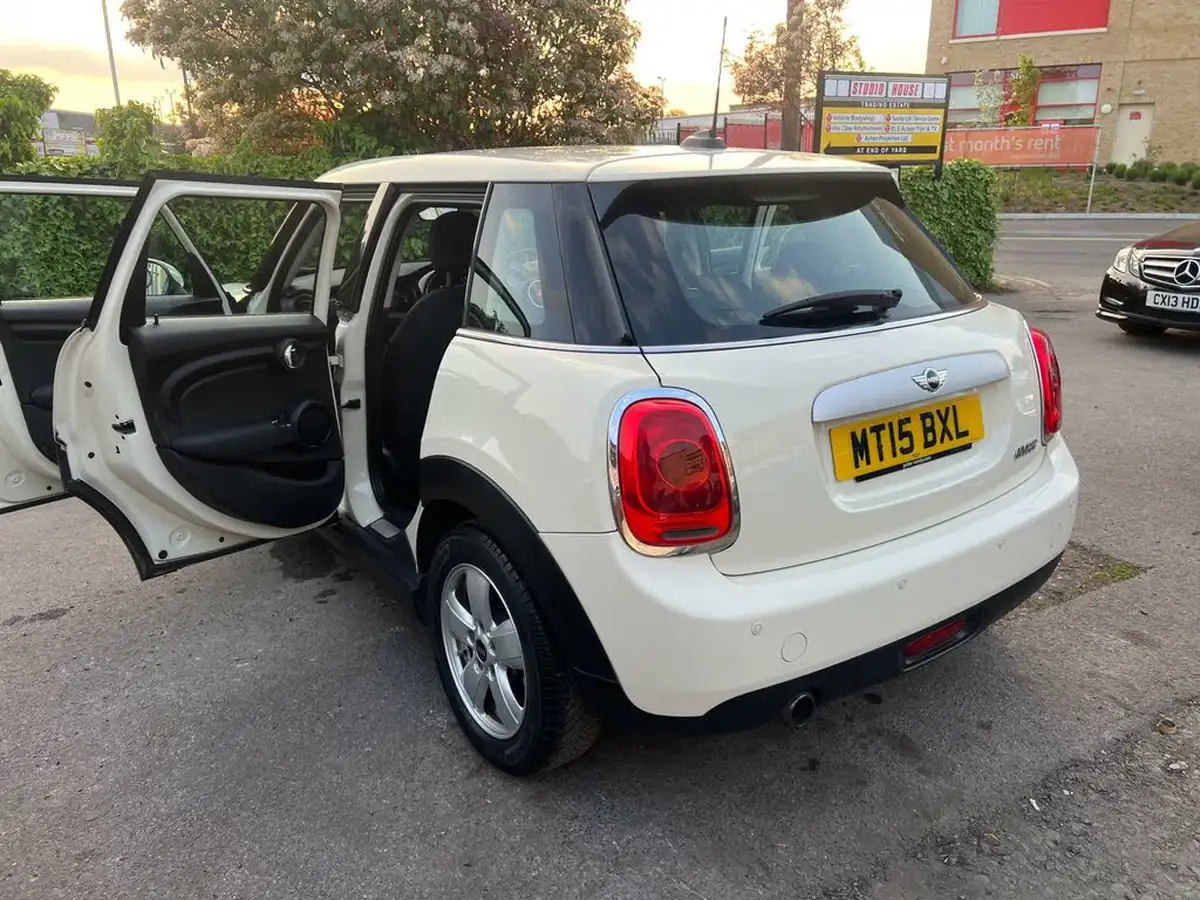 2015-mini-cooper-15-cooper-5d-big-8