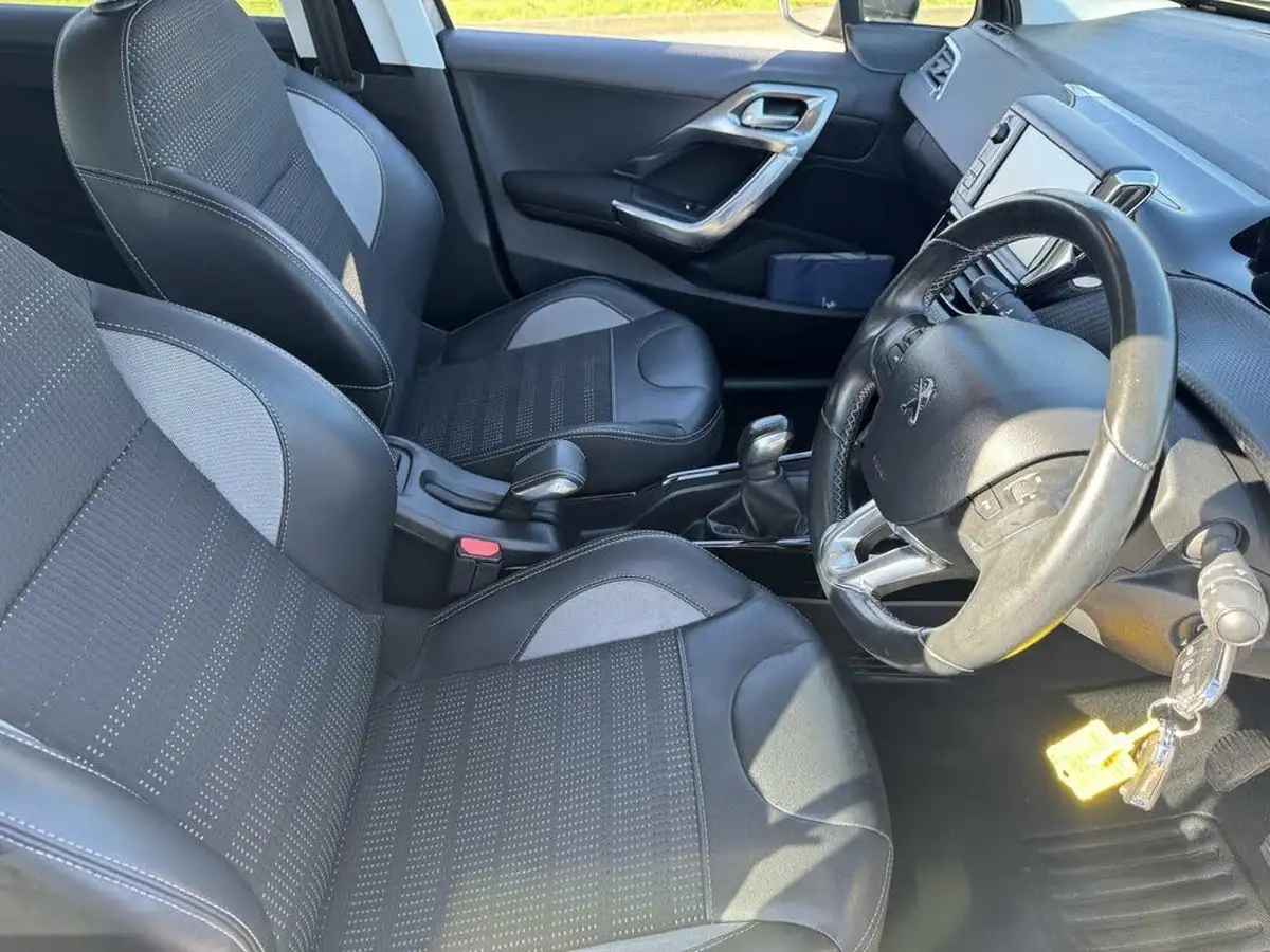 2016-peugeot-2008-suv-12-puretech-allure-82bhp-big-11