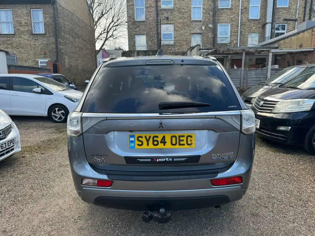 2014-mitsubishi-outlander-20-gx4h-big-11