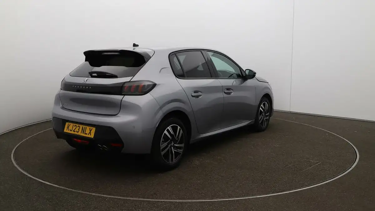 2023-peugeot-208-12-puretech-allure-premium-130ps-eat8-big-7