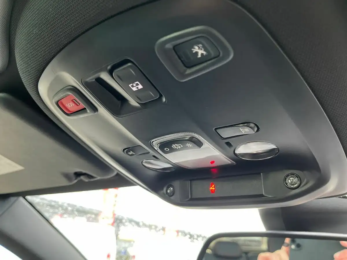 2018-peugeot-308-12-puretech-gt-line-big-27