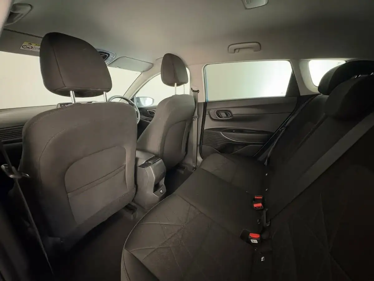 2022-hyundai-bayon-10-t-gdi-premium-100ps-big-14