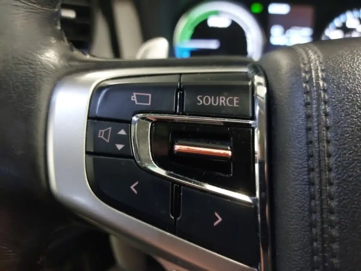 2018-mitsubishi-outlander-20-5hs-phev-big-13