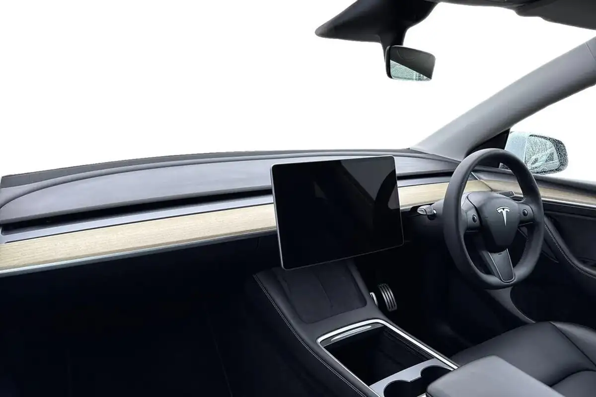 2023-tesla-model-y-e-performance-big-8