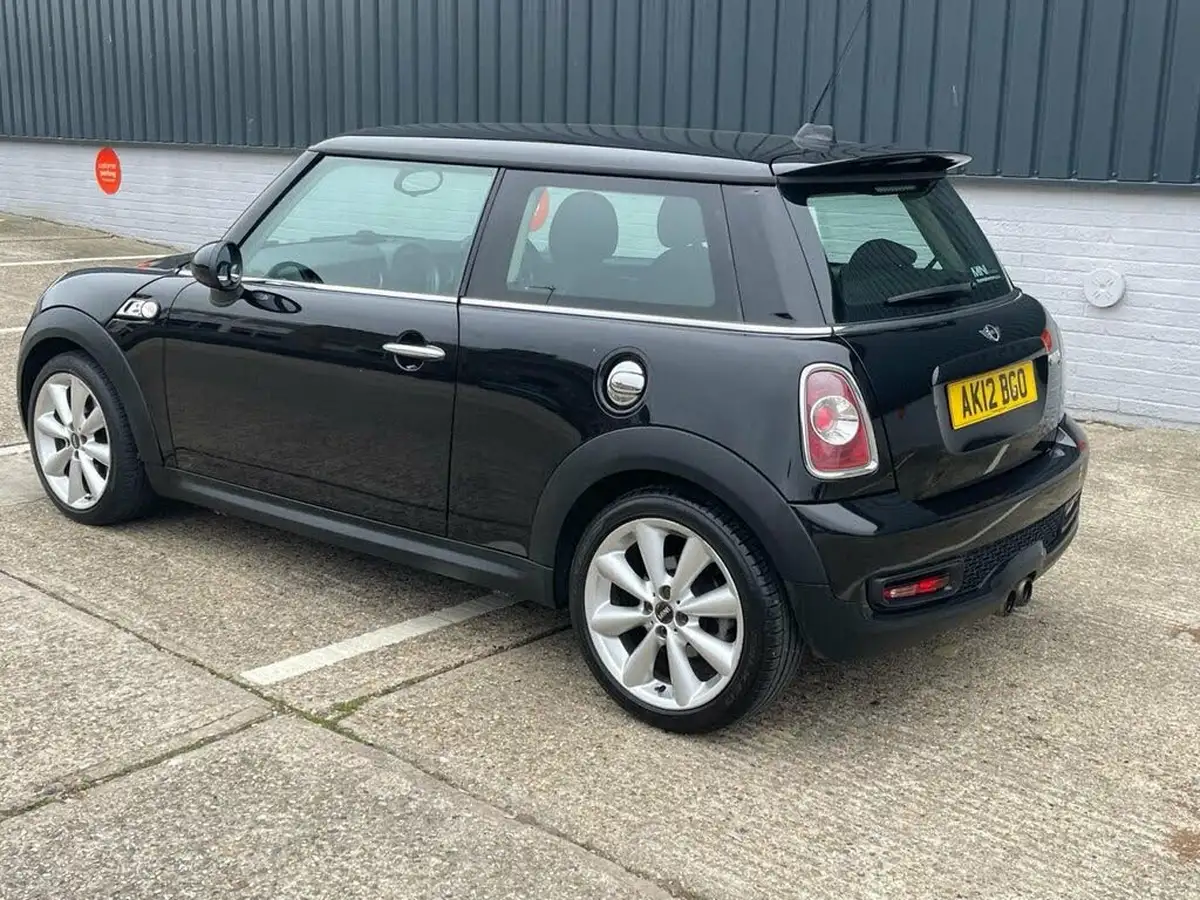 2012-mini-cooper-16-cooper-s-hatchback-3d-big-66