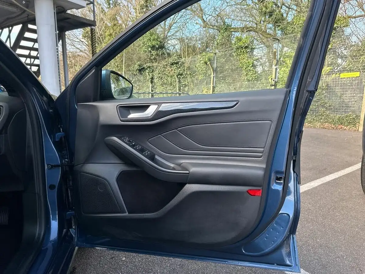 2022-ford-focus-big-34