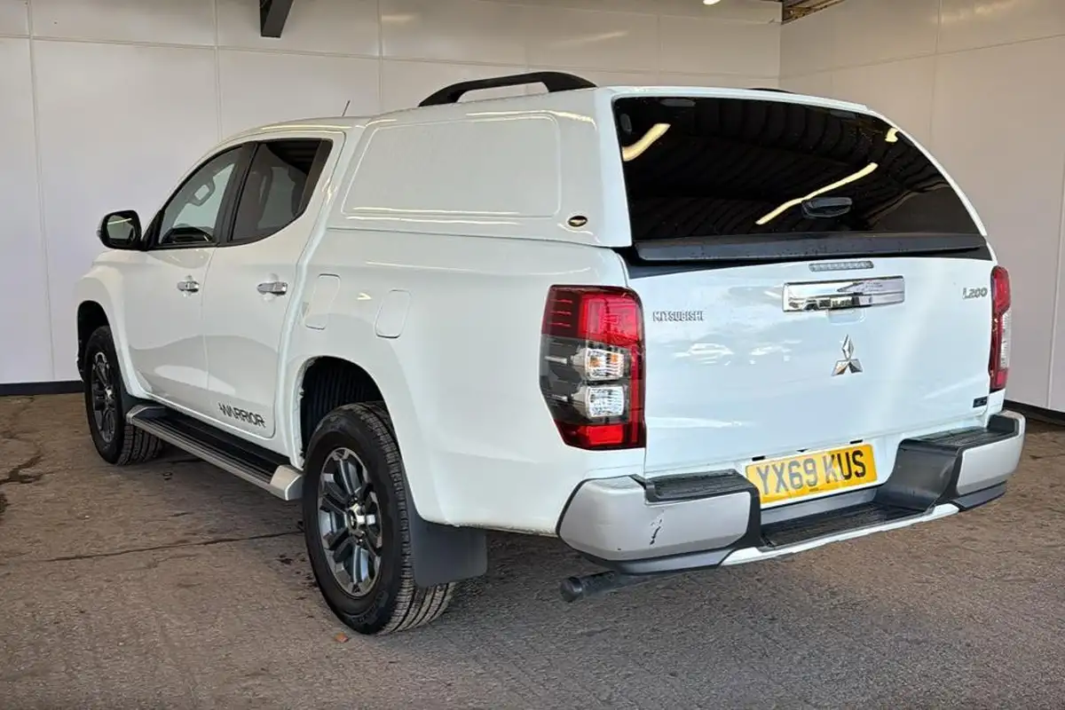2019-mitsubishi-l200-22di-d-warrior-big-3