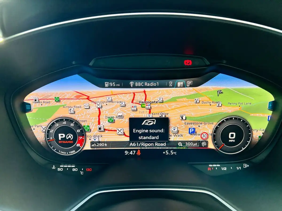 2020-audi-tt-roadster-25-tfsi-rs-audi-sport-edition-big-52