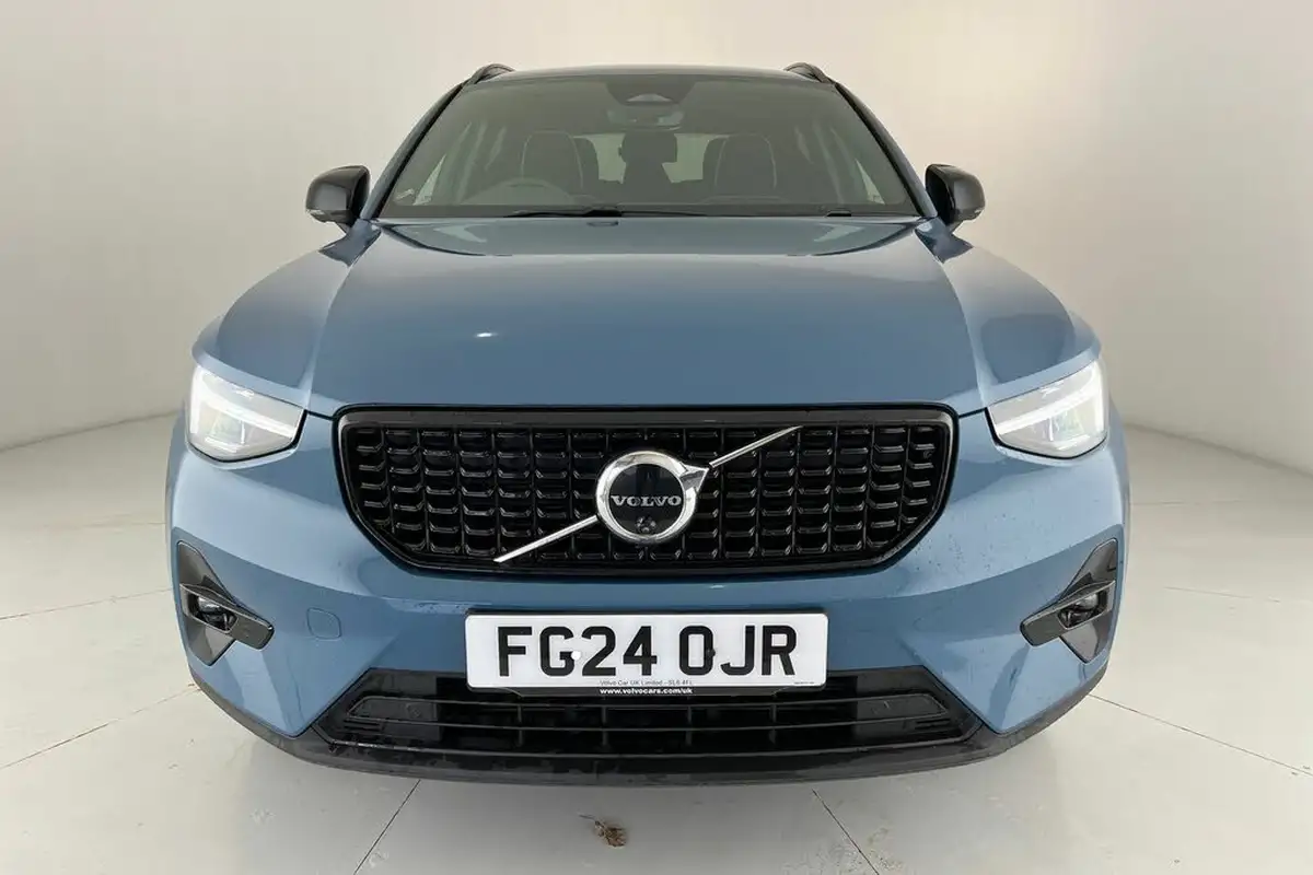 2024-volvo-xc40-20-b4-plus-big-24
