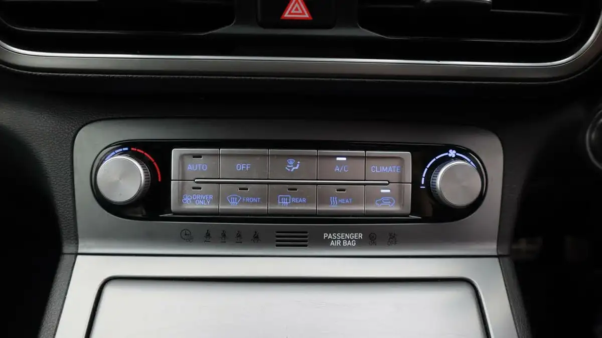 2022-hyundai-kona-e-premium-204ps-64kwh-7kw-obc-big-12