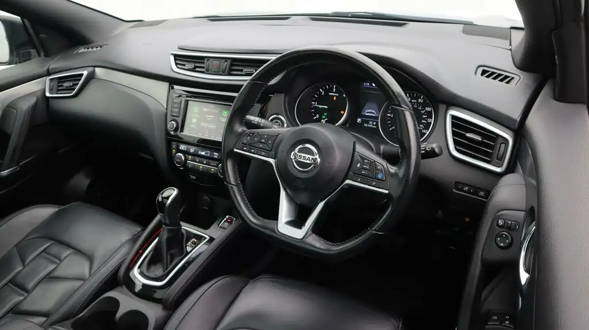 2019-nissan-qashqai-17dci-tekna-4x4-cvt-big-9