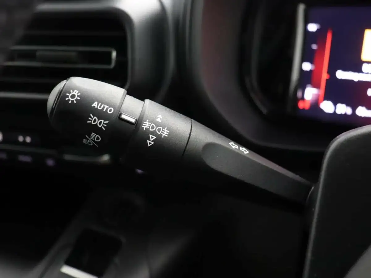 2024-vauxhall-combo-life-e-ultimate-big-39