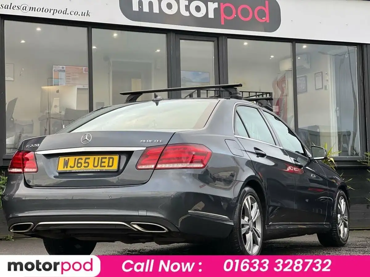 2015-mercedes-benz-e-class-21cdi-e220-se-saloon-4d-big-4