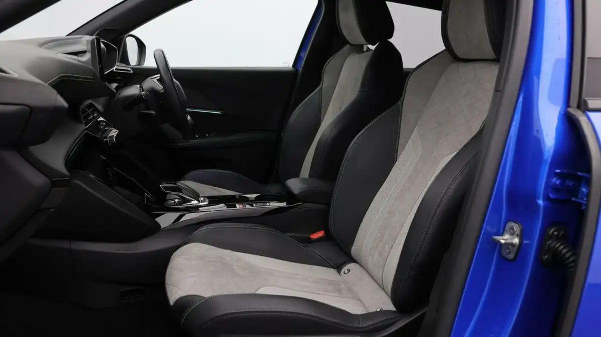 2021-peugeot-2008-suv-e-gt-premium-50kwh-big-13