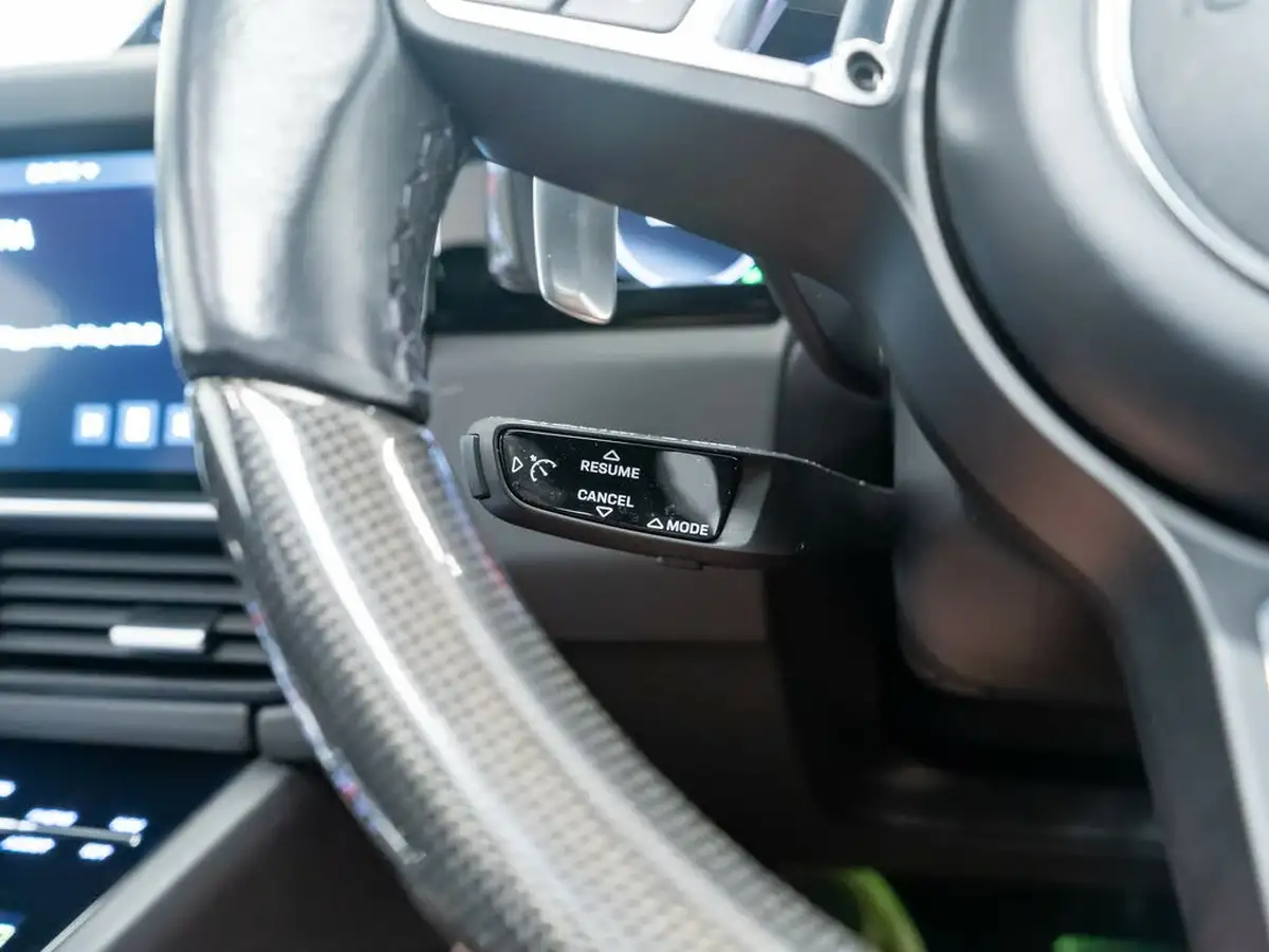 2018-porsche-cayenne-40-v8-turbo-big-34