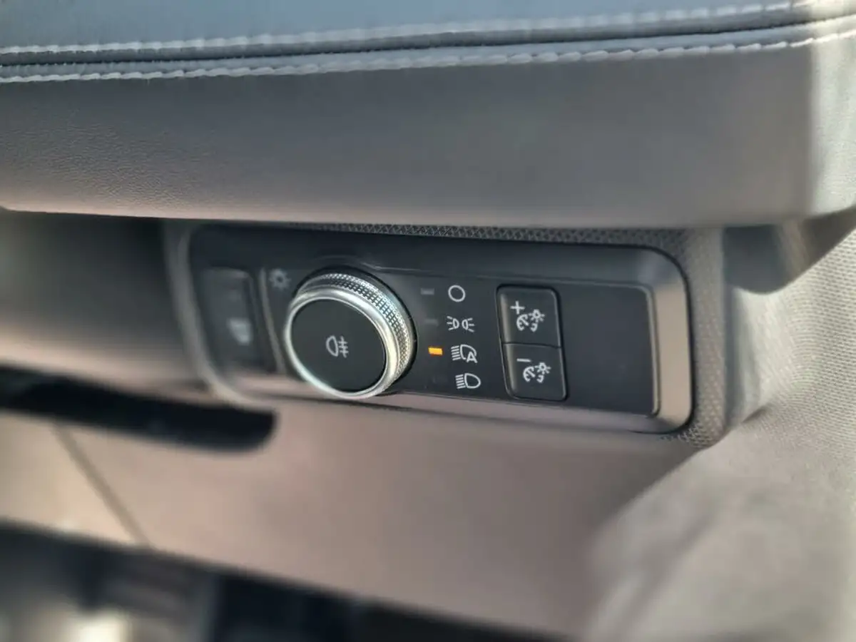 2021-ford-mustang-mach-e-e-standard-range-70kwh-big-16