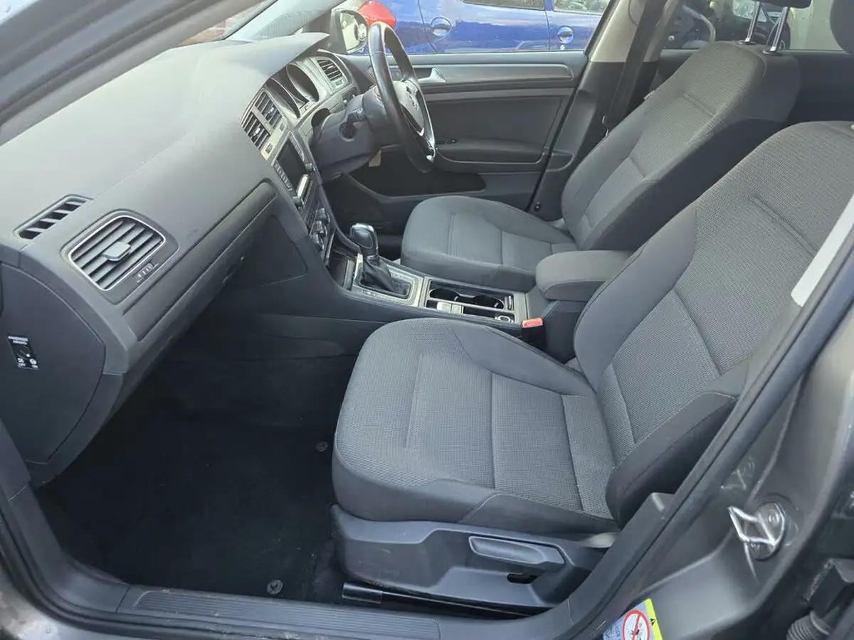 2013-volkswagen-golf-14-se-ss-hatchback-5d-1395cc-dsg-big-8